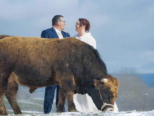 Le mariage de Laura et Sébastien à Valuéjols, Cantal 1
