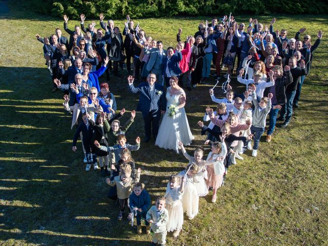 Le mariage de Laura et Sébastien à Valuéjols, Cantal 4