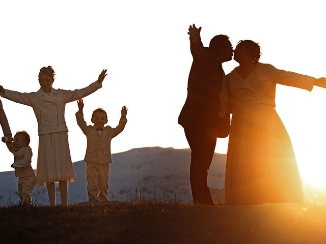 Le mariage de Laura et Sébastien à Valuéjols, Cantal 27