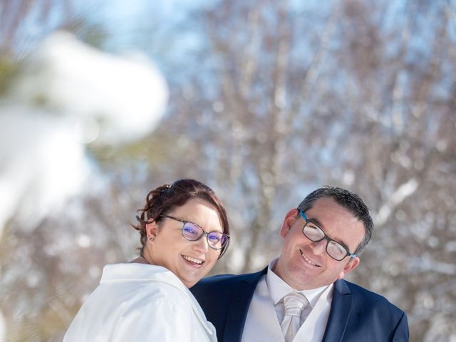 Le mariage de Laura et Sébastien à Valuéjols, Cantal 34