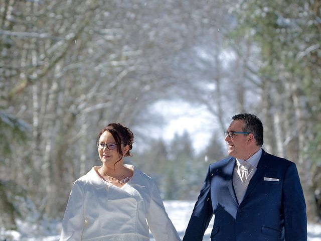 Le mariage de Laura et Sébastien à Valuéjols, Cantal 41