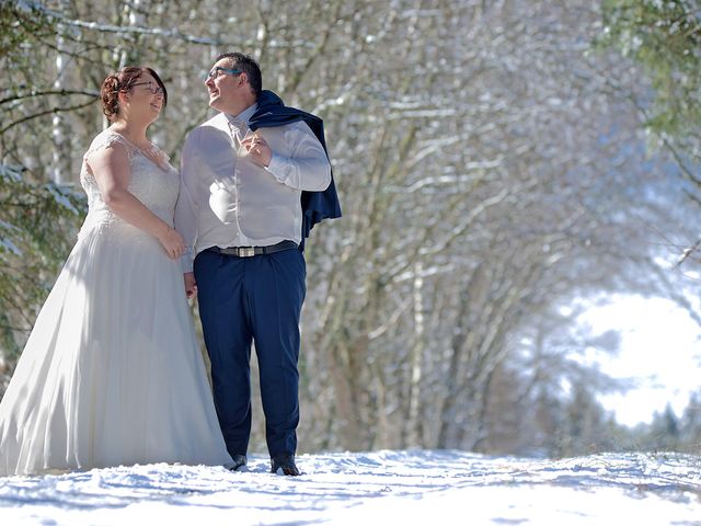 Le mariage de Laura et Sébastien à Valuéjols, Cantal 43
