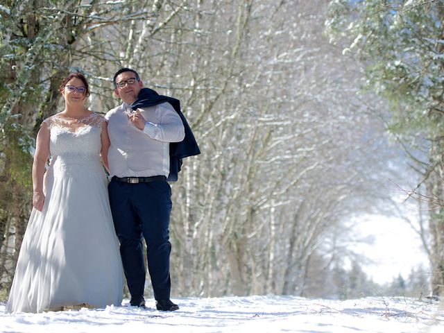 Le mariage de Laura et Sébastien à Valuéjols, Cantal 45