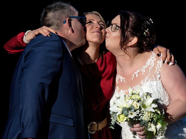 Le mariage de Laura et Sébastien à Valuéjols, Cantal 64