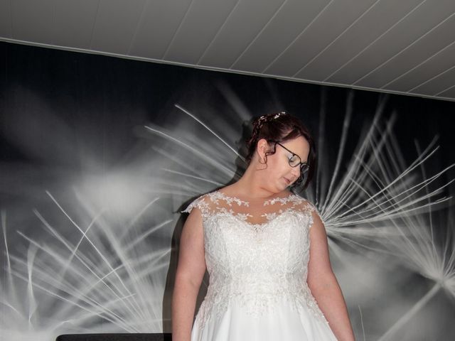 Le mariage de Laura et Sébastien à Valuéjols, Cantal 86