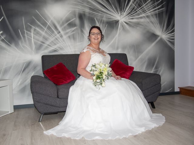 Le mariage de Laura et Sébastien à Valuéjols, Cantal 87