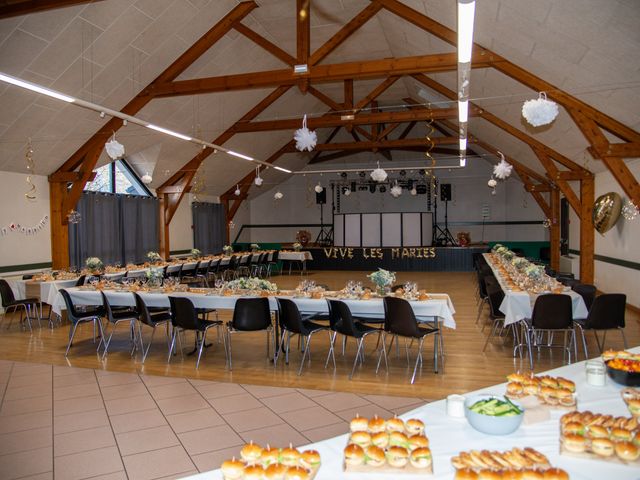 Le mariage de Laura et Sébastien à Valuéjols, Cantal 93