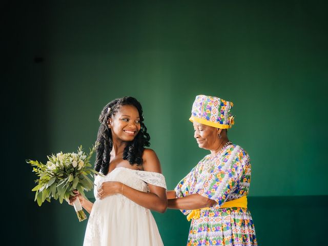 Le mariage de Romain et Elodie à Clichy, Hauts-de-Seine 13