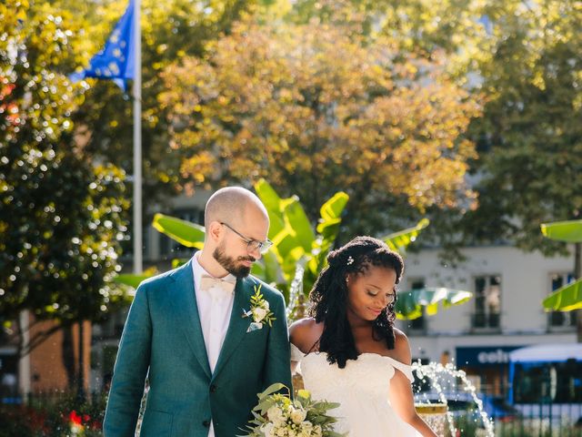 Le mariage de Romain et Elodie à Clichy, Hauts-de-Seine 23