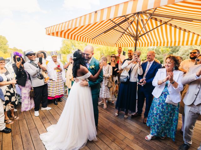 Le mariage de Romain et Elodie à Clichy, Hauts-de-Seine 31
