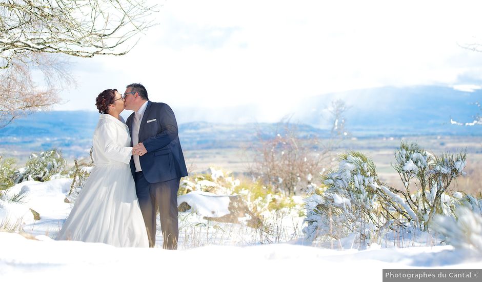 Le mariage de Laura et Sébastien à Valuéjols, Cantal