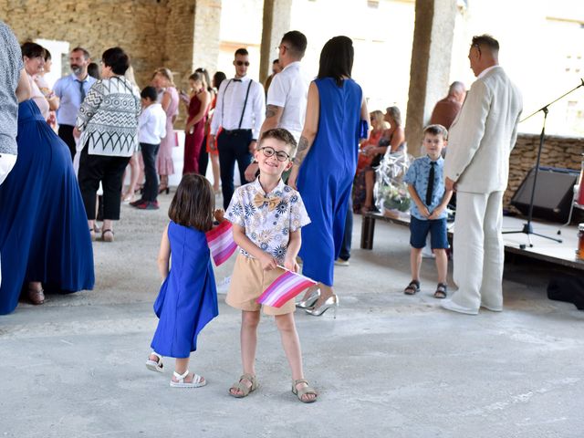 Le mariage de Ophélie et Julie à Pusignan, Rhône 14