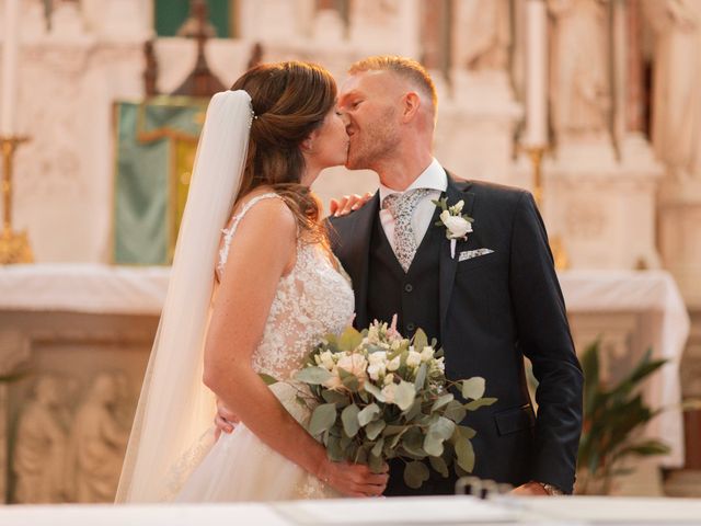Le mariage de Pierre et Marina à Châteaugiron, Ille et Vilaine 36