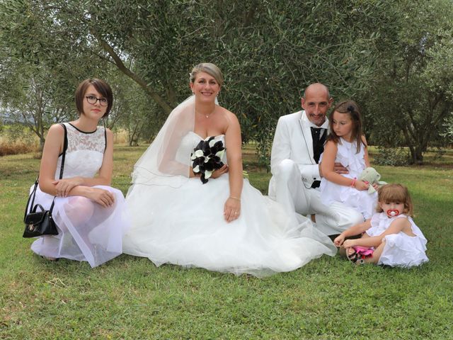 Le mariage de Alain et Laetitia à Bellegarde, Gard 14