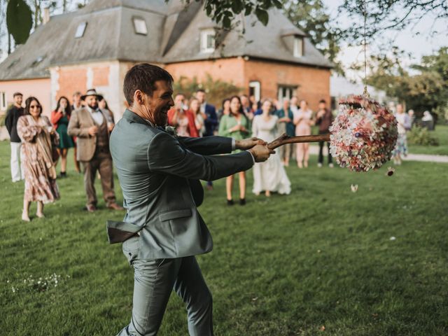 Le mariage de Paul et Clémence à Saint-Éloi-de-Fourques, Eure 55