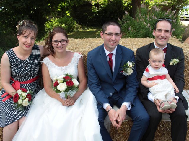 Le mariage de Loulou et Elodie à Hennezis, Eure 50