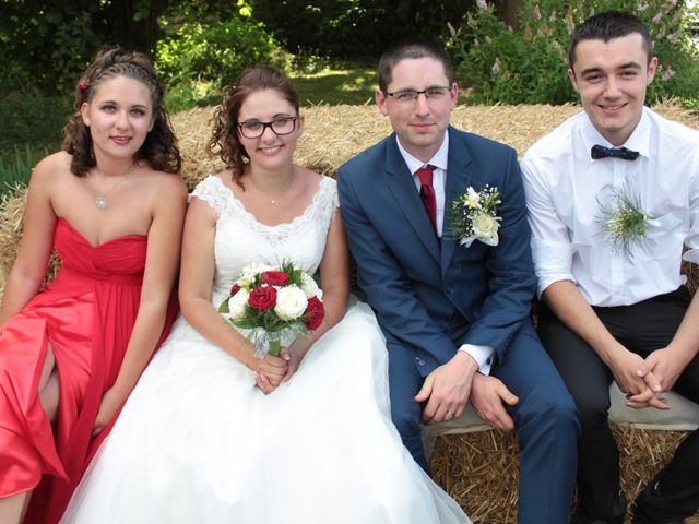 Le mariage de Loulou et Elodie à Hennezis, Eure 51