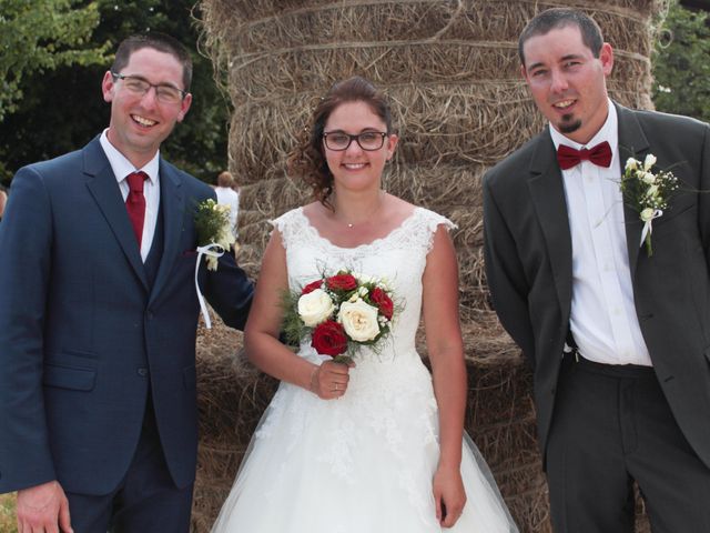 Le mariage de Loulou et Elodie à Hennezis, Eure 55