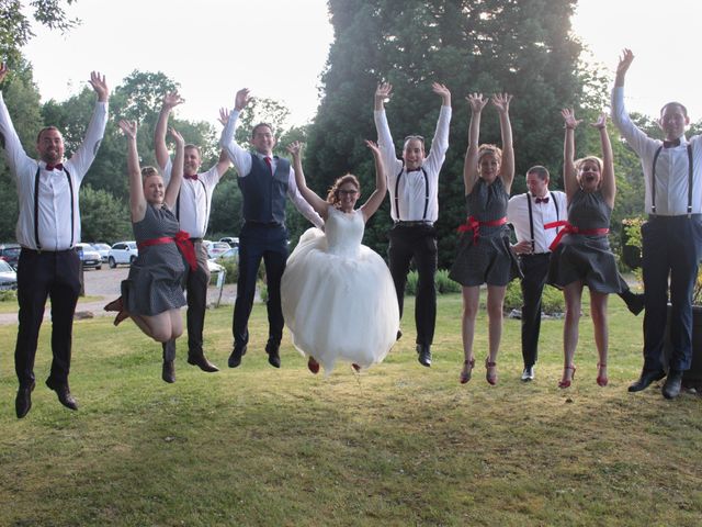Le mariage de Loulou et Elodie à Hennezis, Eure 64