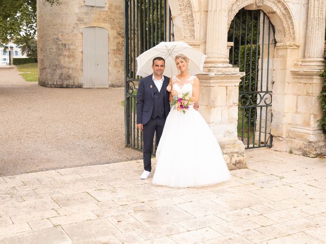 Le mariage de Emmanuel et Amandine à Saint-Laurent-de-la-Barrière, Charente Maritime 46
