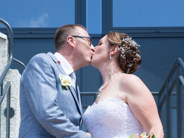 Le mariage de Eric et Myriam à Veauche, Loire 8