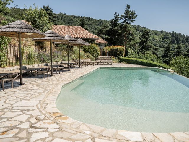 Le mariage de Jérremy et Honorine à Saint-Laurent-du-Pape, Ardèche 4