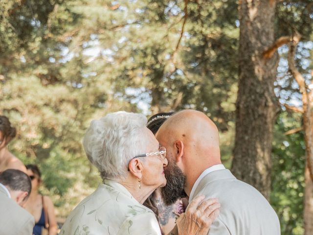 Le mariage de Jérremy et Honorine à Saint-Laurent-du-Pape, Ardèche 15