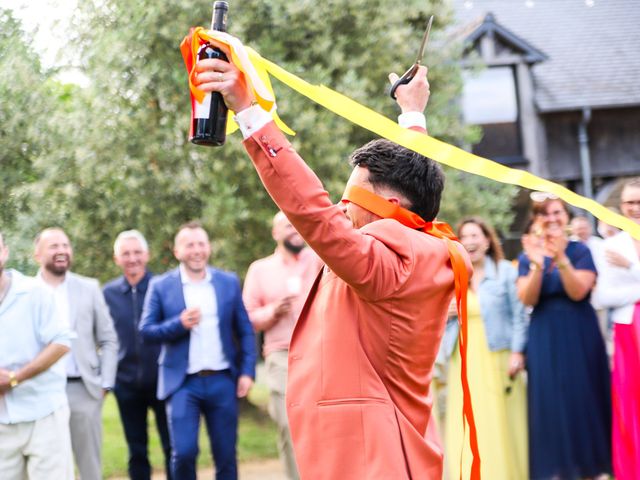 Le mariage de Laurenna et Freddy à Bazouges-la-Pérouse, Ille et Vilaine 59