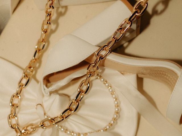Le mariage de Loic et Marina à Puyméras, Vaucluse 3