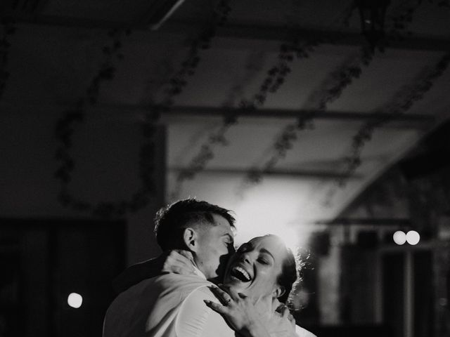 Le mariage de Loic et Marina à Puyméras, Vaucluse 19
