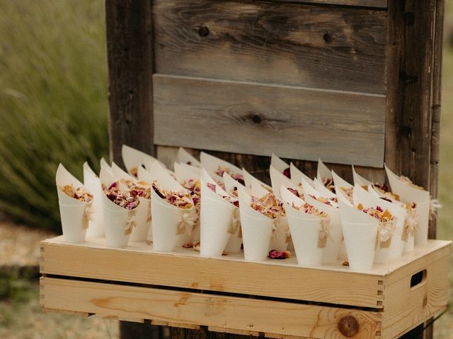 Le mariage de Loic et Marina à Puyméras, Vaucluse 26