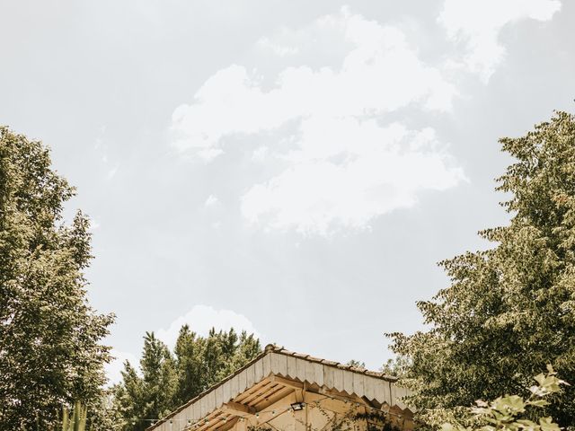 Le mariage de Adrien et Marion à Châteauneuf-de-Gadagne, Vaucluse 3