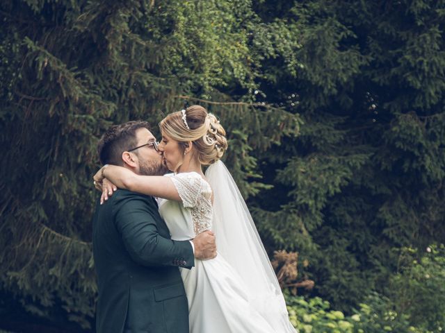 Le mariage de Thibaud et Marie à Artres, Nord 56
