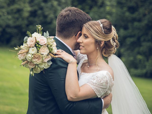 Le mariage de Thibaud et Marie à Artres, Nord 57