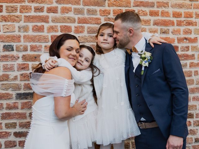 Le mariage de Andy et Laura à Merville, Nord 9