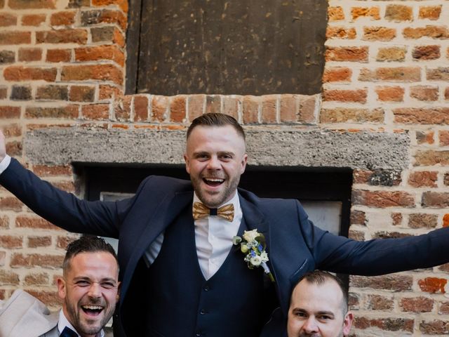 Le mariage de Andy et Laura à Merville, Nord 11