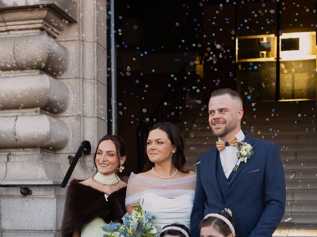 Le mariage de Andy et Laura à Merville, Nord 23