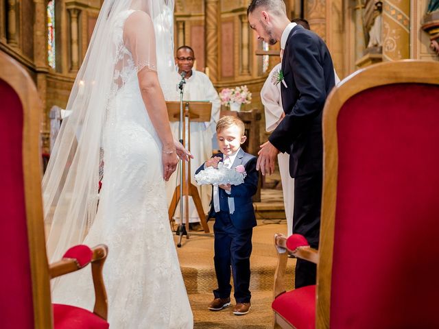 Le mariage de Julien et Laura à Bordeaux, Gironde 83