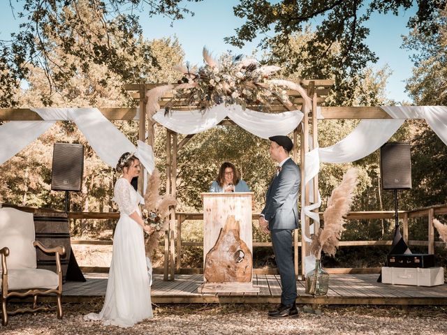 Le mariage de Camille et Leslie à Saint-Benoît, Vienne 14
