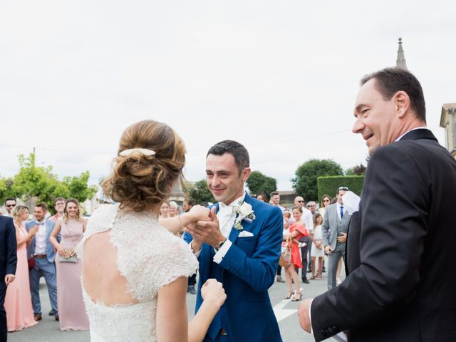 Le mariage de Jean-Nicolas et Virginie à Verdelais, Gironde 15