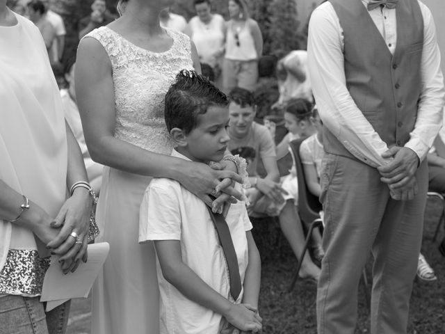 Le mariage de Sébastien et Julie à Saint-Pantaléon-de-Larche, Corrèze 7