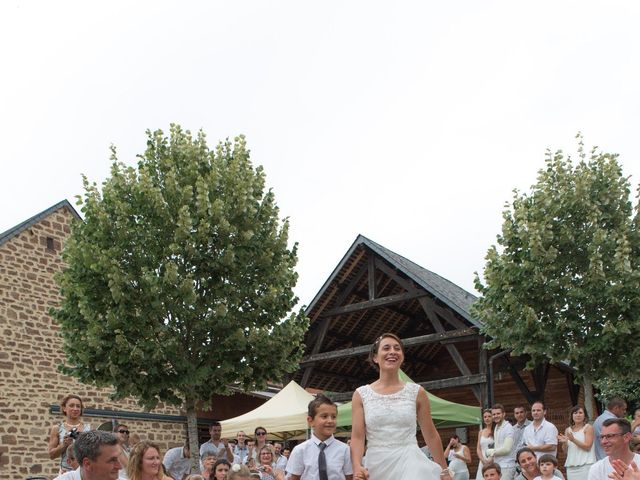 Le mariage de Sébastien et Julie à Saint-Pantaléon-de-Larche, Corrèze 9