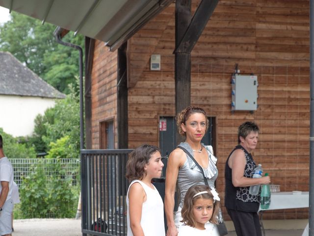 Le mariage de Sébastien et Julie à Saint-Pantaléon-de-Larche, Corrèze 21