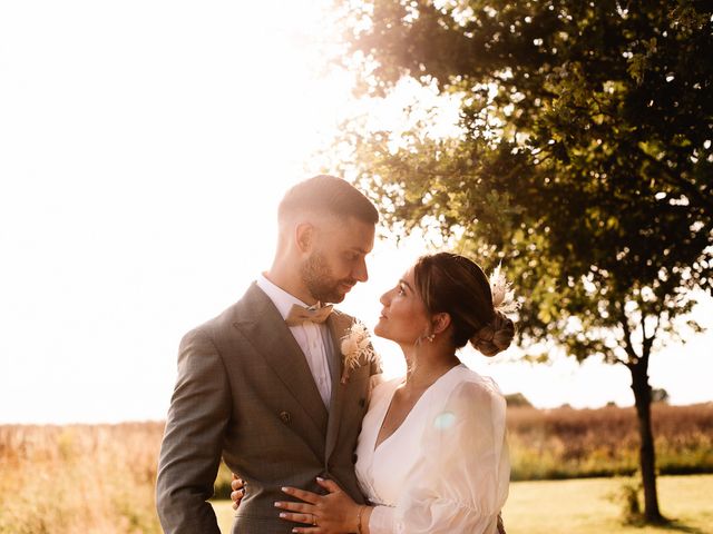 Le mariage de Sebastien et Alizée à La Croix-du-Perche, Eure-et-Loir 76