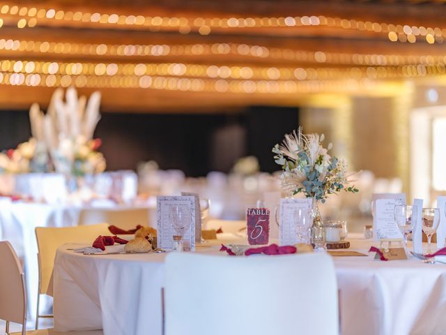 Le mariage de Lucie et Eïleen à Beaujeu, Rhône 17