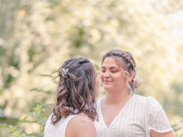 Le mariage de Lucie et Eïleen à Beaujeu, Rhône 45