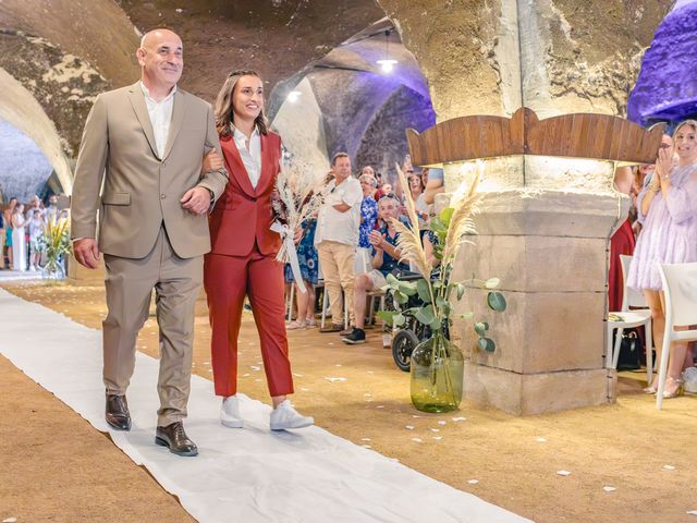 Le mariage de Lucie et Eïleen à Beaujeu, Rhône 63