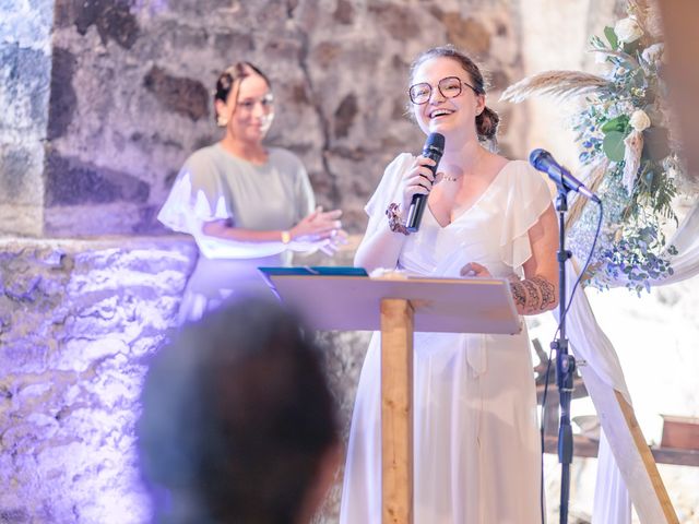 Le mariage de Lucie et Eïleen à Beaujeu, Rhône 73
