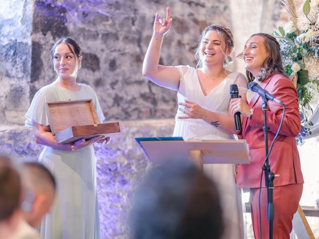 Le mariage de Lucie et Eïleen à Beaujeu, Rhône 75