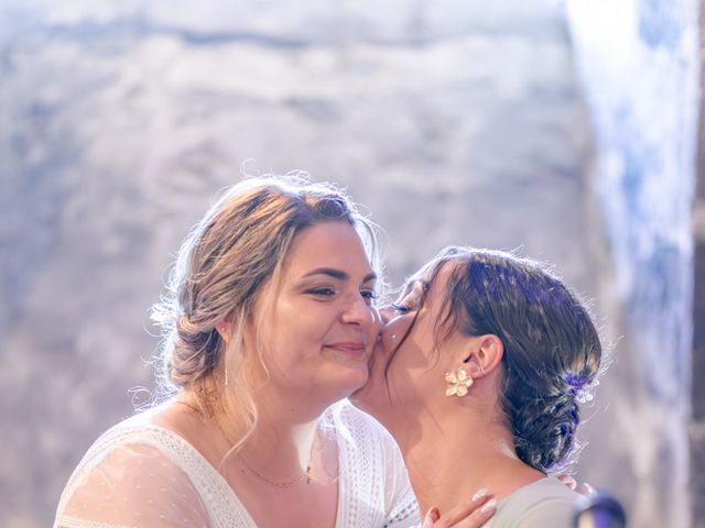 Le mariage de Lucie et Eïleen à Beaujeu, Rhône 79